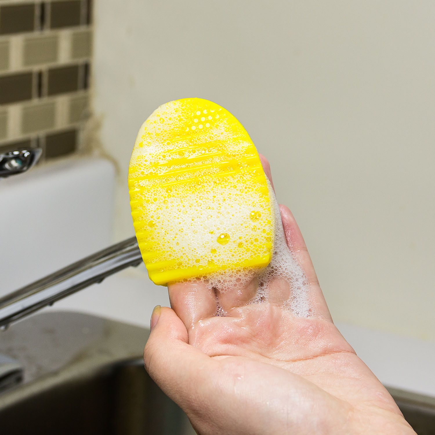 Silicone Brush Cleaning Egg