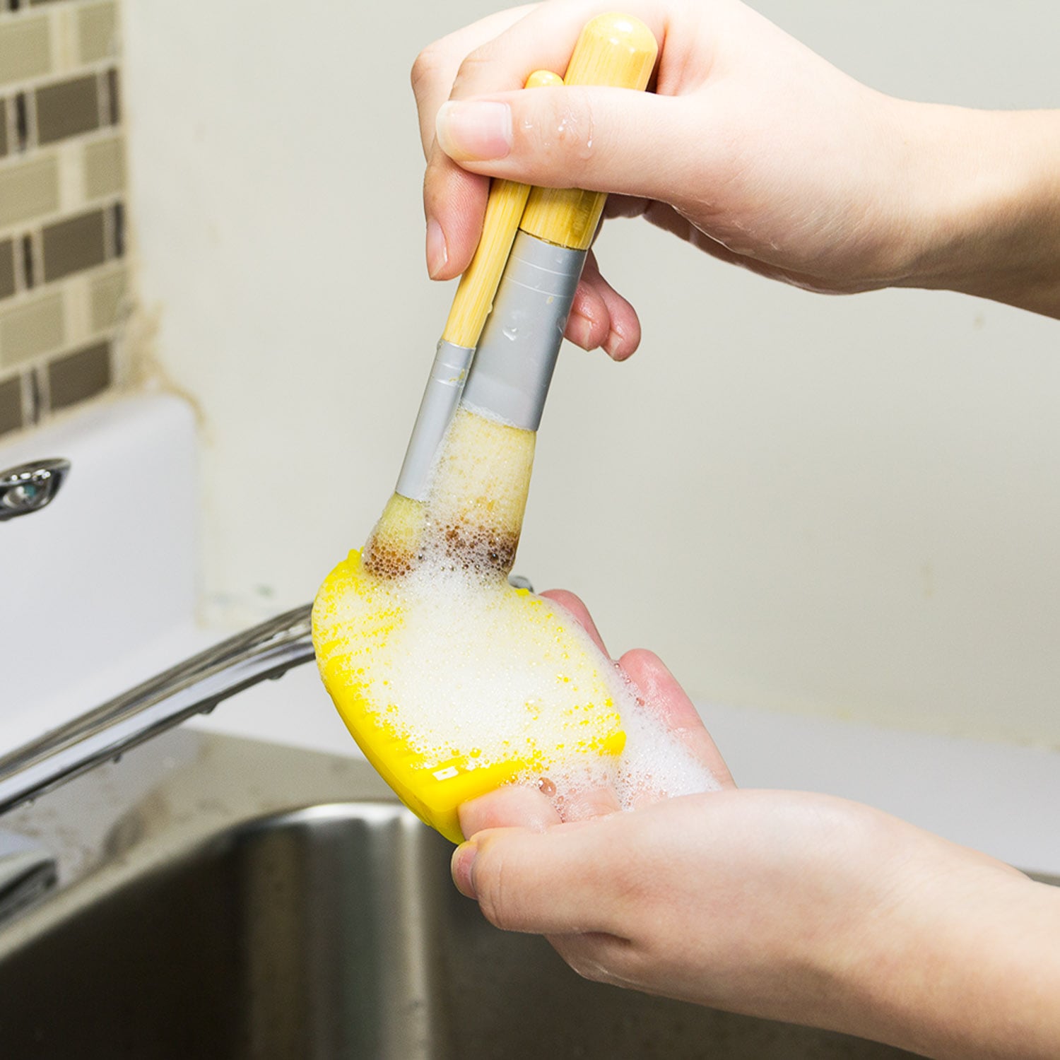 Silicone Brush Cleaning Egg